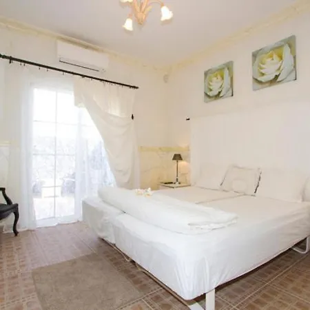 빌라 Puerto Del Carmen Sleeps 8 Pool Air Con Wifi 푸에르토 델 카르멘