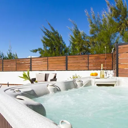 Puerto Del Carmen Sleeps 8 Pool Air Con Wifi * Puerto del Carmen (Lanzarote)
