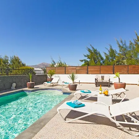 Villa Puerto Del Carmen Sleeps 8 Pool Air Con Wifi